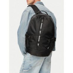 Plecak Reebok. Czarne plecaki damskie Reebok, bez wzorów, sportowe. Za 149.99 zł.