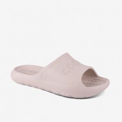 Klapki damskie Coqui Viki. Brązowe klapki damskie Coqui, bez wzorów, z materiału, bez obcasa, na płaskiej podeszwie. Za 125.99 zł.