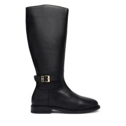Kozaki Tommy Hilfiger. Czarne kozaki damskie Tommy Hilfiger, bez obcasa. Za 949.99 zł.