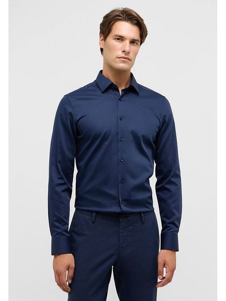 Eterna Koszula - Slim fit - w kolorze granatowym rozmiar: 40. Niebieskie koszule męskie Eterna, bez wzorów, z bawełny, bez kołnierzyka, bez ramiączek. Za 112.83 zł.