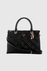 GUESS Czarna torebka damska Adelasia. Czarne torebki klasyczne damskie Guess, z aplikacjami, ze skóry ekologicznej, bez dodatków. W wyprzedaży za 529.99 zł.