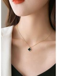 Miu Silver Pozłacany naszyjnik z zawieszką - 42 cm rozmiar: onesize. Czarne naszyjniki damskie Miu Silver, pozłacane. Za 82.99 zł.