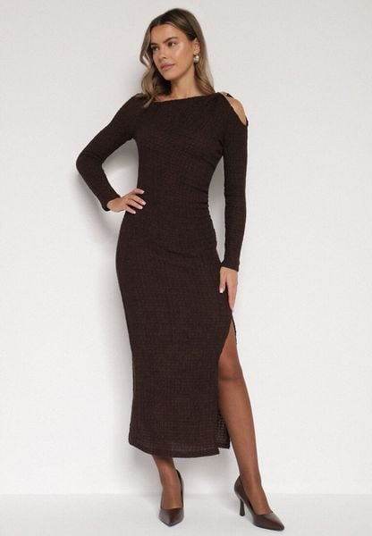 Brązowa Dopasowana Sukienka z Metaliczną Ozdobą na Ramieniu Reilara. Brązowe sukienki damskie Born2be, uniwersalny, z aplikacjami, eleganckie, bez kołnierzyka, bez ramiączek, dopasowane. Za 129.99 zł.