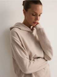 Bluza oversize z kapturem - beżowy. Brązowe bluzy z kapturem damskie Reserved, l, z bawełny. W wyprzedaży za 79.99 zł.