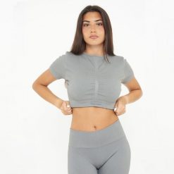 Crop top treningowy damski WAY krótki rękaw. Szare topy damskie Legea, bez wzorów, bez kołnierzyka. W wyprzedaży za 68.00 zł.
