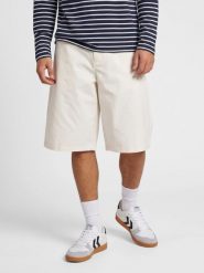 Hummel Długie szorty casual z poliestru z recyklingu – EGRET. Białe szorty damskie HUMMEL, bez wzorów, z materiału, casualowe, z standardowym stanem. Za 229.44 zł.