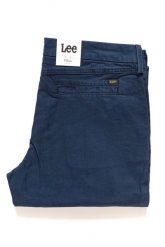 SPODNIE LEE DAMSKIE CHINO RELAXED L31MGK84. Spodnie materiałowe damskie Lee, bez wzorów, z materiału. W wyprzedaży za 99.99 zł.