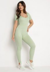 Jasnozielony Długi Kombinezon Bodycon z Prążkowanej Dzianiny Selagia. Zielone kombinezony damskie Born2be, m, bez wzorów, z dzianiny, bez kołnierzyka, bez ramiączek, długie. Za 79.99 zł.