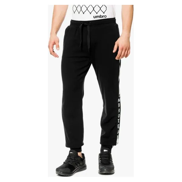 Umbro Spodnie Spruce , czarny, rozmiar L. Czarne spodnie materiałowe męskie Umbro, z aplikacjami, z bawełny, klasyczne. W wyprzedaży za 59.99 zł.