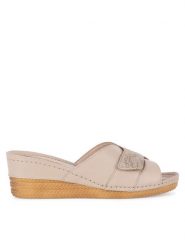 Go Soft Klapki ARC-2309-07 Beżowy. Brązowe klapki damskie GO SOFT, bez wzorów, ze skóry, bez obcasa. Za 149.99 zł.