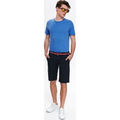 T-SHIRT GŁADKI DOPASOWANY. Niebieskie t-shirty męskie TOP SECRET, l, bez wzorów, z bawełny, bez kołnierzyka. Za 24.99 zł.