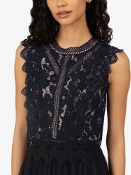 APART Top w kolorze granatowym rozmiar: 38. Niebieskie topy damskie Apart, bez wzorów, z koronki, bez kołnierzyka. Za 169.67 zł.