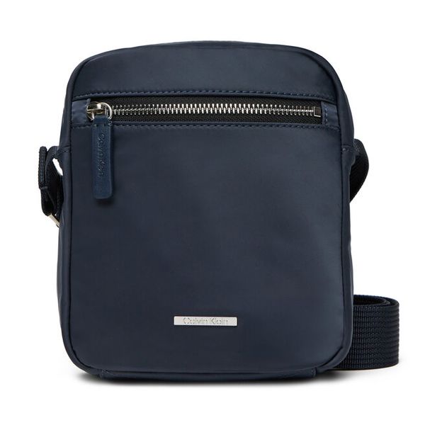 Saszetka Calvin Klein. Niebieskie saszetki męskie CALVIN KLEIN, z nylonu. Za 199.99 zł.