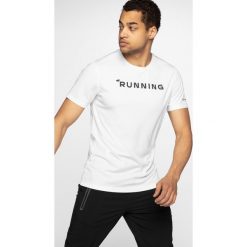 Koszulka do biegania męska TSMF211 - biały. Białe t-shirty sportowe męskie 4f, m, z dzianiny, bez ramiączek, do biegania. W wyprzedaży za 39.99 zł.