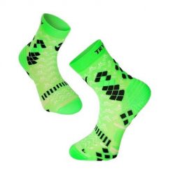 Fluorescencyjne zielone skarpetki uciskowe. Zielone skarpetki damskie TRY TO FLY, bez wzorów. W wyprzedaży za 65.52 zł.