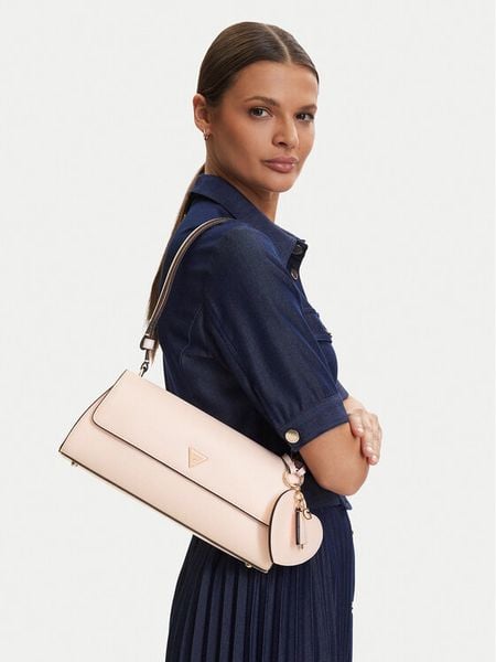 Guess Torebka Isobel HWBG99 32210 Różowy. Czerwone torebki klasyczne damskie Guess, z aplikacjami, ze skóry, bez dodatków. Za 324.99 zł.