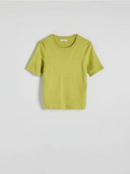 Sweter z krótkim rękawem - zielony. Zielone swetry klasyczne damskie Reserved, l, z wiskozy, bez kołnierzyka. W wyprzedaży za 39.99 zł.