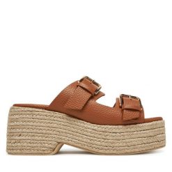 Klapki Pollini. Brązowe klapki damskie Pollini, bez wzorów, bez obcasa. Za 863.99 zł.