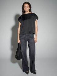 OPUS Bluzka "Festiva" w kolorze czarnym rozmiar: 42. Czarne bluzki damskie Opus, bez wzorów, bez kołnierzyka, bez ramiączek. Za 117.99 zł.