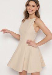 Beżowa Rozkloszowana Sukienka Ozdobiona Przeszyciami Kinetela. Brązowe sukienki damskie Born2be, na imprezę, m, bez wzorów, eleganckie, bez kołnierzyka, bez ramiączek, mini, rozkloszowane. W wyprzedaży za 95.99 zł.