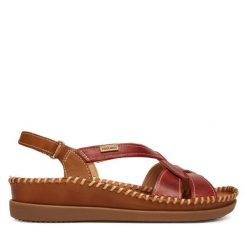 Sandały Pikolinos. Czerwone sandały damskie Pikolinos, bez wzorów, bez obcasa, na płaskiej podeszwie. Za 559.99 zł.