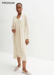 Płaszcz dzianinowy z domieszką jedwabiu. Brązowe płaszcze damskie bonprix, bez wzorów, z dzianiny, eleganckie. Za 229.99 zł.
