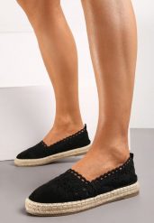 Czarne Espadryle Daemona. Czarne espadryle damskie Born2be, w ażurowe wzory, bez obcasa, na płaskiej podeszwie. Za 44.99 zł.