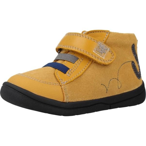 Buty GARVALIN 221306G Żółty. Żółte buty trekkingowe męskie Garvalin, ze skóry, bez zapięcia, trekkingowe. Za 139.99 zł.