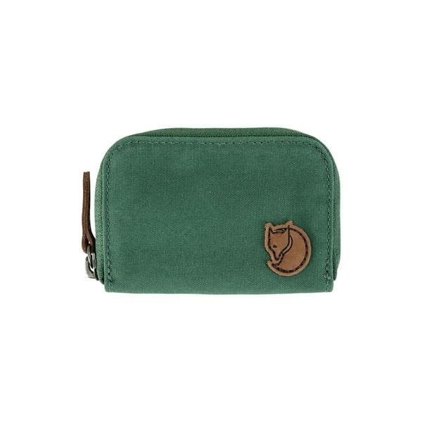 Portfel Fjallraven Zip Card Holder - deep patina. Zielone portfele męskie Fjällräven, bez wzorów. Za 109.99 zł.