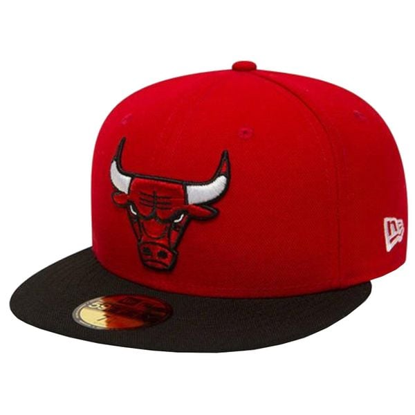 Czapka z daszkiem męska New Era Chicago Bulls NBA Basic Cap. Czarne czapki męskie New Era, bez wzorów, z materiału, sportowe. Za 139.99 zł.