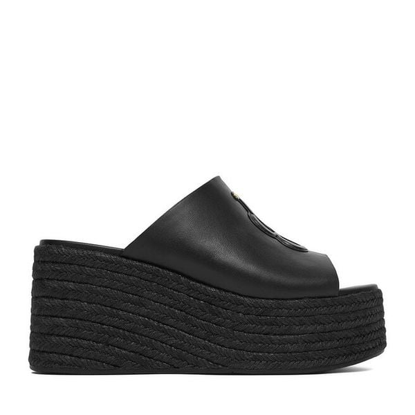 Espadryle Badura. Czarne espadryle damskie Badura, bez wzorów, bez obcasa. Za 349.99 zł.