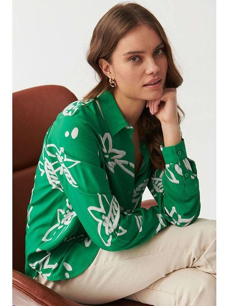 TATUUM Bluzka w kolorze zielono-białym rozmiar: 36. Zielone bluzki damskie Tatuum, bez wzorów, z wiskozy, bez kołnierzyka, bez ramiączek. Za 95.92 zł.