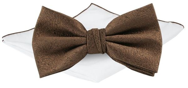 Męska Mucha w Komplecie z Poszetką - Chattier - Brązowa. Brązowe krawaty i muchy męskie Chattier, bez wzorów, eleganckie. Za 65.00 zł.