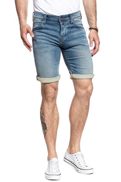 SPODENKI MUSTANG Chicago Short DENIM BLUE 1007754 5000 103. Niebieskie szorty męskie Mustang, z denimu, bez kołnierzyka. Za 169.99 zł.