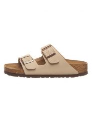 Birkenstock Klapki "Arizona" w kolorze kremowym rozmiar: 36. Brązowe klapki damskie Birkenstock, bez wzorów, bez obcasa. Za 224.95 zł.