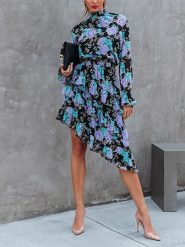 Milan Kiss Sukienka w kolorze czarno-fioletowo-niebieskim rozmiar: XL. Czarne sukienki damskie Milan Kiss, xl, bez wzorów, z asymetrycznym kołnierzem, bez ramiączek, midi, asymetryczne. Za 171.68 zł.