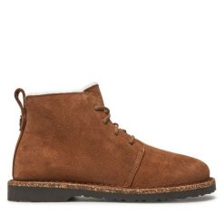 Trzewiki Birkenstock. Brązowe botki damskie Birkenstock, bez obcasa, na płaskiej podeszwie, bez zapięcia. Za 769.99 zł.