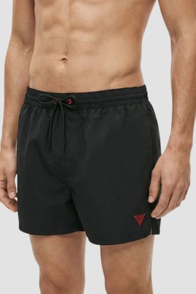 GUESS Czarne krótkie męskie kąpielówki New Basic, Rozmiar XL. Czarne kąpielówki męskie Guess, m, z aplikacjami. Za 259.99 zł.