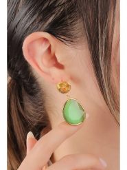 Pierres delicates Pozłacane kolczyki-wkrętki z tygrysim okiem rozmiar: onesize. Żółte kolczyki damskie Pierres delicates, pozłacane. Za 34.99 zł.