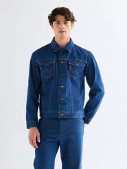 MESKA KURTKA WRANGLER COWBOY CUT JACKET PREWASHED INDIGO 112379708. Niebieskie kurtki męskie Wrangler, l, bez wzorów, z jeansu, bez kaptura. Za 299.99 zł.