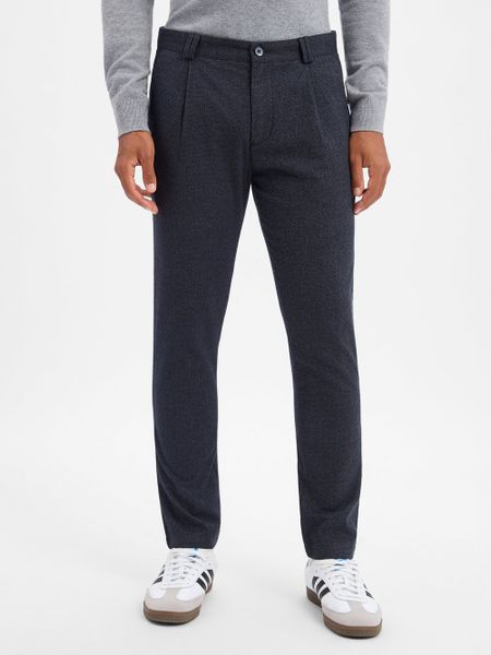 Finshley & Harding spodnie z zakładkami Mężczyźni niebieski, 34-32. Niebieskie spodnie materiałowe męskie Finshley & Harding, bez wzorów, klasyczne. Za 399.95 zł.
