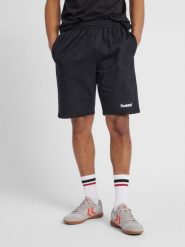 Spodenki sportowe męskie Hummel Go Cotton Bermuda Shorts. Czarne szorty męskie HUMMEL, bez wzorów, z bawełny, sportowe. Za 55.00 zł.