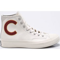 Converse - Trampki. Białe trampki i tenisówki męskie Converse, bez wzorów, z materiału, bez zapięcia. W wyprzedaży za 219.90 zł.