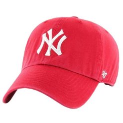 Czapka z daszkiem męska 47 New York Yankees Clean Up Cap. Czerwone czapki męskie 47 Brand, bez wzorów, z bawełny, sportowe. Za 109.99 zł.