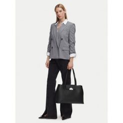 Torebka KARL LAGERFELD. Czarne torebki klasyczne damskie Karl Lagerfeld, bez wzorów, bez dodatków. Za 849.99 zł.
