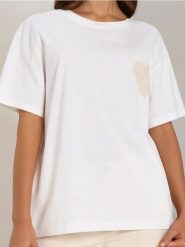 Koszulka z koronkową ozdobą - kremowy. Białe t-shirty damskie Sinsay, l, z aplikacjami, z koronki, bez kołnierzyka. W wyprzedaży za 19.99 zł.