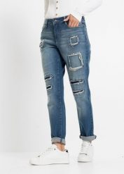 Dżinsy BOYFRIEND, mid waist. Niebieskie jeansy damskie bonprix. Za 169.99 zł.