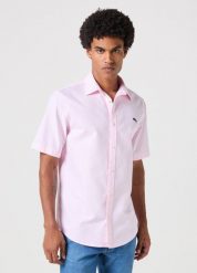 WRANGLER SS ONE POCKET SHIRT MĘSKA KOSZULA PINK STRIPE 112350487 W593016816. Różowe koszule męskie Wrangler, m, bez wzorów, bez kołnierzyka, bez ramiączek. Za 139.99 zł.