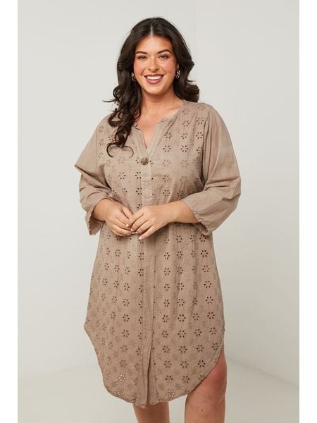 Curvy Lady Sukienka w kolorze szarobrązowym rozmiar: 48/50. Brązowe sukienki damskie Curvy Lady, bez wzorów, klasyczne, bez kołnierzyka, bez ramiączek, midi. Za 101.23 zł.