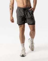 Męskie szorty sportowe 2 w 1 z wewnętrzną warstwą i kieszenią – grafitowy. Szare szorty męskie AESTHETIC WOLF, bez wzorów, z elastanu, sportowe. Za 299.99 zł.